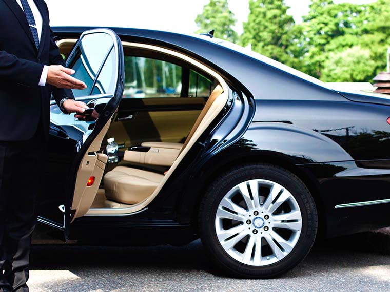 We offer executive service taxis for our business clients